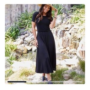 NWT Karen Kane Black Short-Sleeve Midi Dress